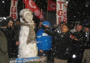 Eylemcilerden karlı protesto